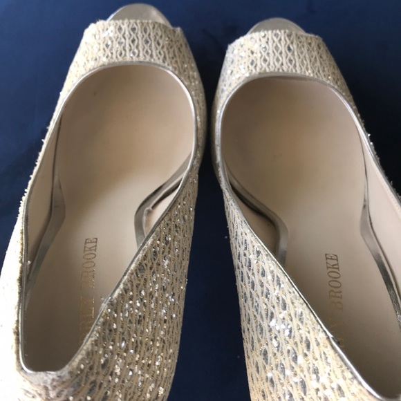 Audrey Brooke Silver/Gold Open Toe Heel Size 9.5 - Picture 7 of 7